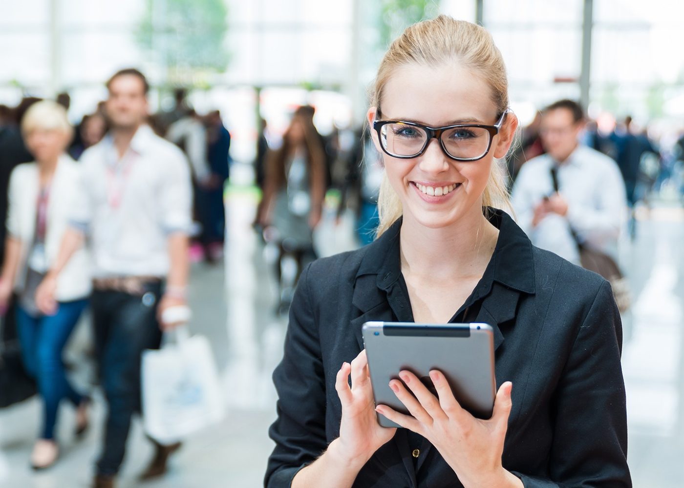 Why Employers Go to Job Fairs (and You Should Too!) - Mac's List